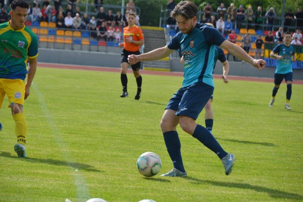 Piłkarskie derby powiatu grójeckiego. Mazowsze Grójec - KS Warka 1:2