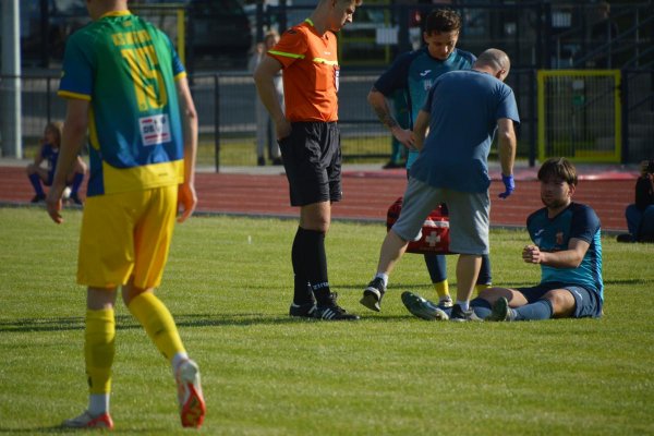 Piłkarskie derby powiatu grójeckiego. Mazowsze Grójec - KS Warka 1:2