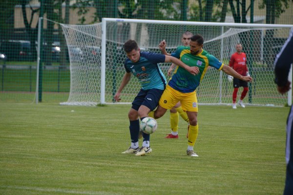 Piłkarskie derby powiatu grójeckiego. Mazowsze Grójec - KS Warka 1:2