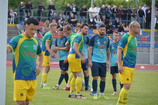 Piłkarskie derby powiatu grójeckiego. Mazowsze Grójec - KS Warka 1:2