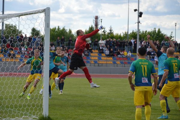 Piłkarskie derby powiatu grójeckiego. Mazowsze Grójec - KS Warka 1:2