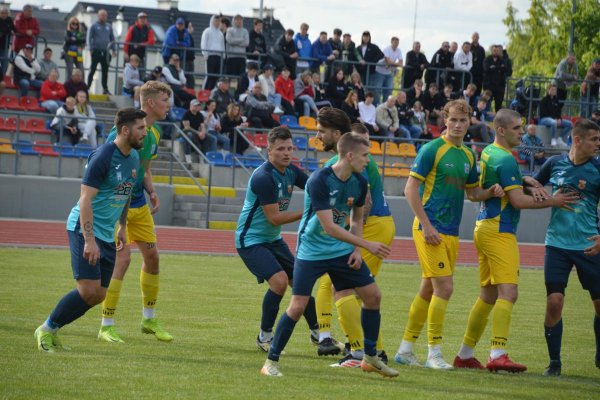 Piłkarskie derby powiatu grójeckiego. Mazowsze Grójec - KS Warka 1:2
