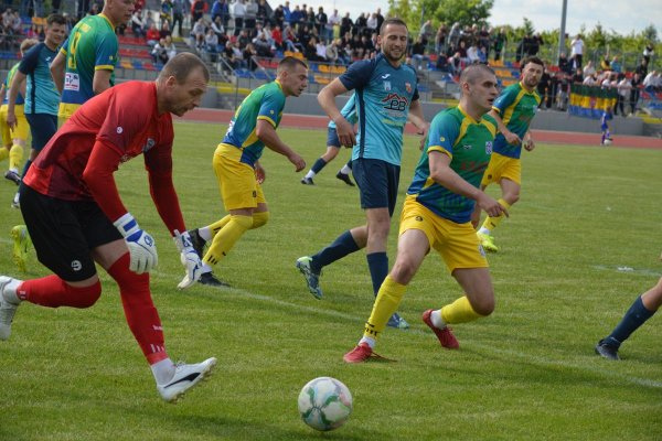 Piłkarskie derby powiatu grójeckiego. Mazowsze Grójec - KS Warka 1:2