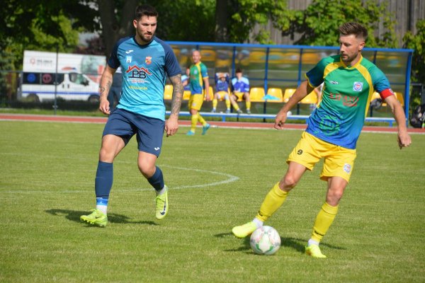 Piłkarskie derby powiatu grójeckiego. Mazowsze Grójec - KS Warka 1:2