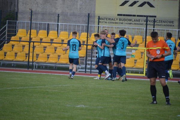 Piłkarskie derby powiatu grójeckiego. Mazowsze Grójec - KS Warka 1:2