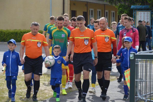 Piłkarskie derby powiatu grójeckiego. Mazowsze Grójec - KS Warka 1:2