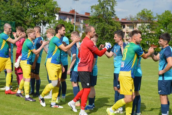 Piłkarskie derby powiatu grójeckiego. Mazowsze Grójec - KS Warka 1:2
