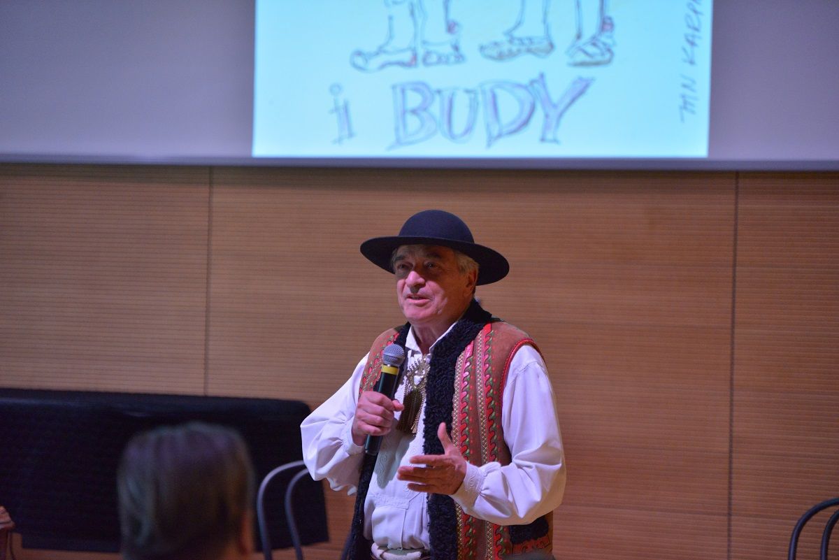 Jan Karpiel-Bułecka podczas spotkania w Muzeum im. Kazimierza Pułaskiego w Warce