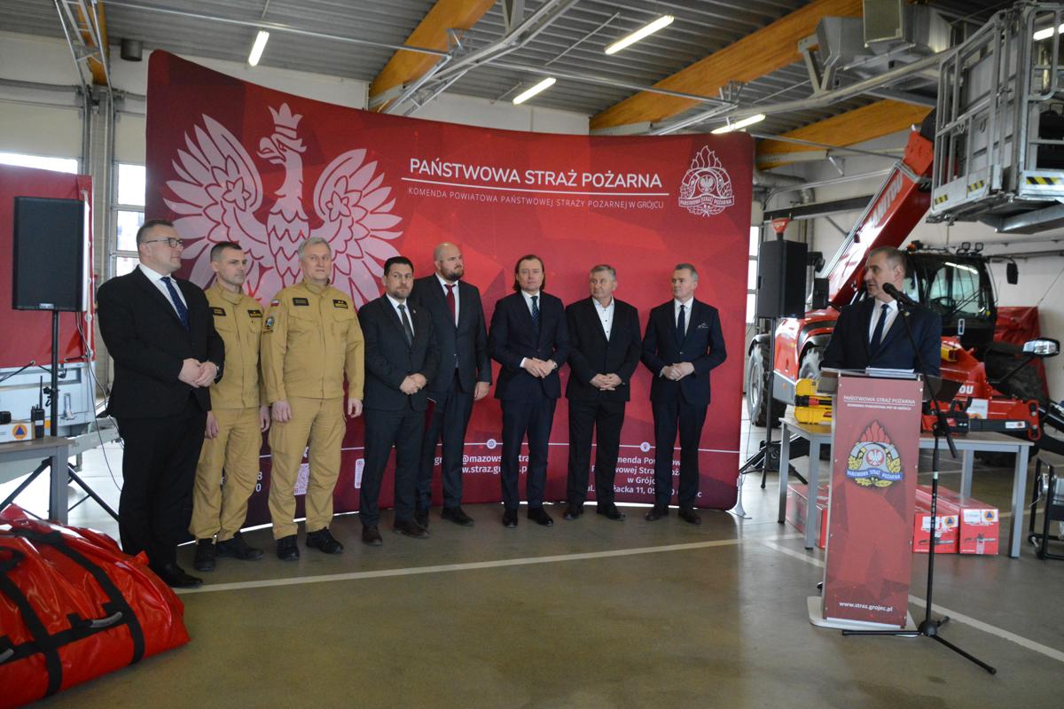 Nowy sprzęt dla strażaków i ratowników medycznych