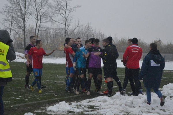 Piłkarskie derby Grójca: Mazowsze - TKKF 4:0