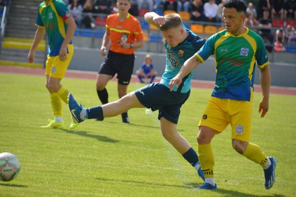 Piłkarskie derby powiatu grójeckiego. Mazowsze Grójec - KS Warka 1:2