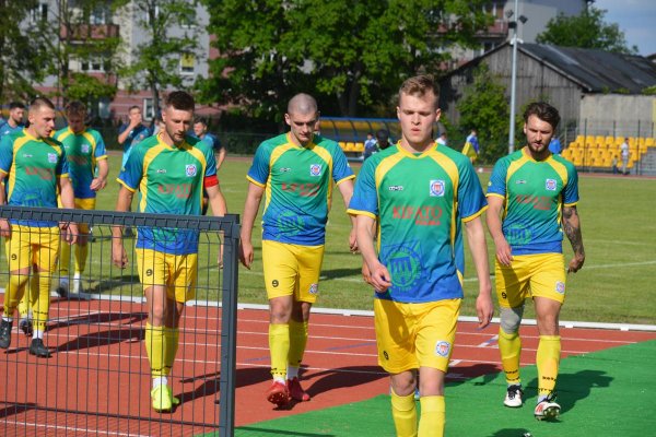Piłkarskie derby powiatu grójeckiego. Mazowsze Grójec - KS Warka 1:2