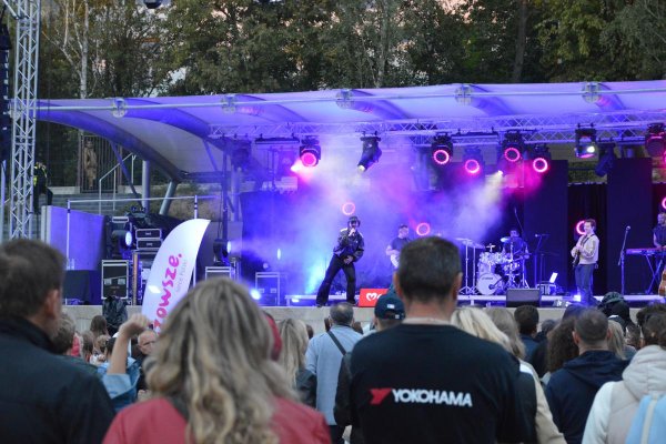 Dożynki Powiatu Grójeckiego 2026. Gwiazdą wieczoru była Roxie Węgiel