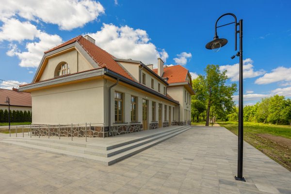 Tak po remoncie wygląda dawny dworzec kolejki wąskotorowej w Grójcu