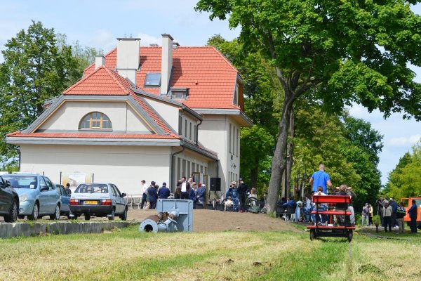 Budynek dawnego dworca kolejki wąskotorowej w Grójcu oficjalnie otwarty po rewitalizacji