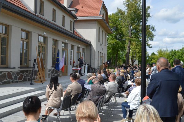 Budynek dawnego dworca kolejki wąskotorowej w Grójcu oficjalnie otwarty po rewitalizacji
