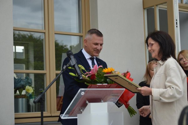 Budynek dawnego dworca kolejki wąskotorowej w Grójcu oficjalnie otwarty po rewitalizacji
