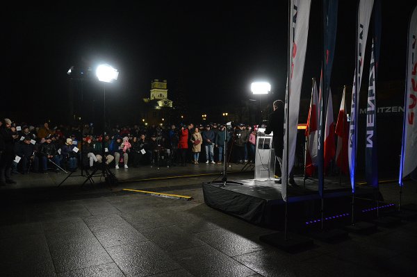 Sławomir Mentzen w Grójcu. Tłumy na spotkaniu z kandydatem na prezydenta