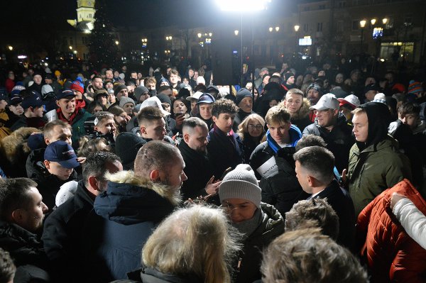 Sławomir Mentzen w Grójcu. Tłumy na spotkaniu z kandydatem na prezydenta