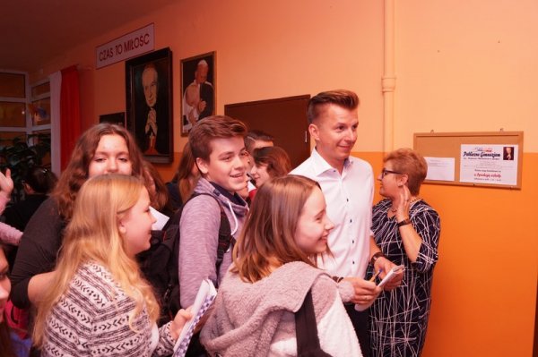 Karol Okrasa odwiedził gimnazjum w Grójcu