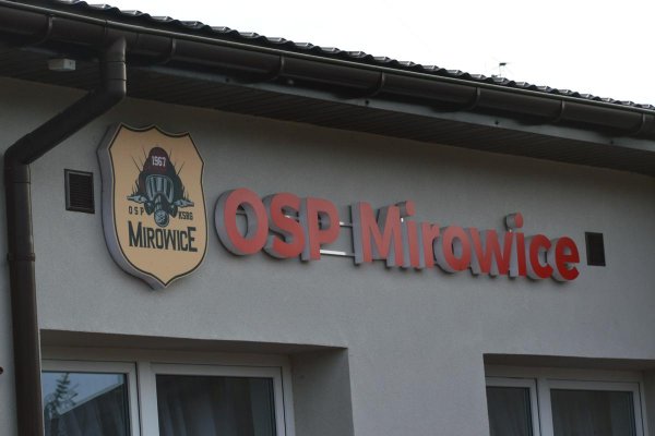 Nowy samochód strażacki w OSP Mirowice