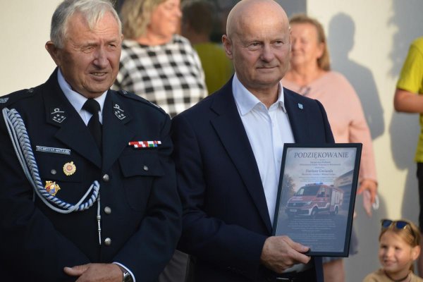 Nowy samochód strażacki w OSP Mirowice
