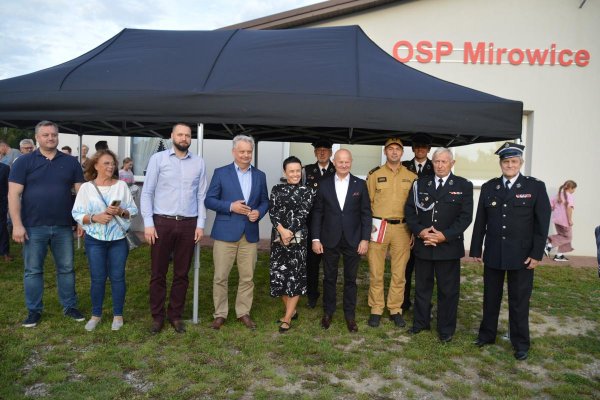 Nowy samochód strażacki w OSP Mirowice