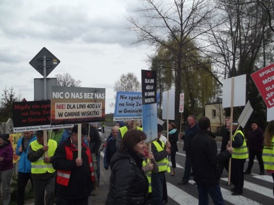 Protest mieszkańców gminy Pniewy przeciwko przebiegowi linii 400kV Kozienice – Ołtarzew