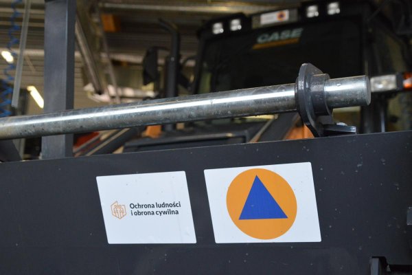 Zaprezentowano nowy sprzęt dla strażaków i ratowników medycznych z Powiatu Grójeckiego