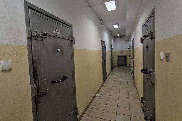 Awanturował się w jednym z lokali w Grójcu. Okazało się, że był poszukiwany