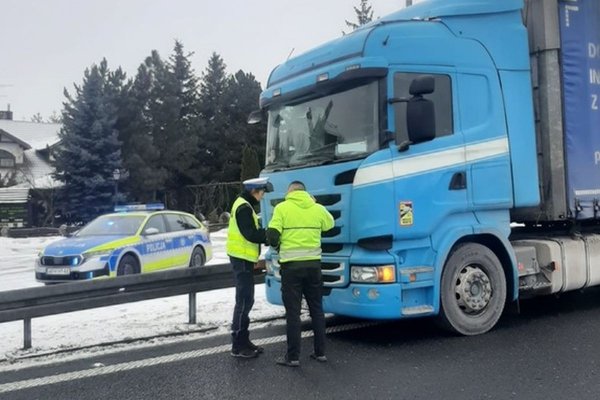 „Słonie” na trasie S7 pod lupą drogówki z Grójca 