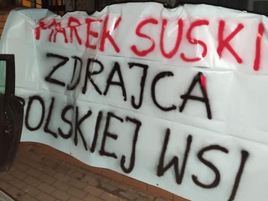 Rolnicy protestowali pod domem posła Marka Suskiego