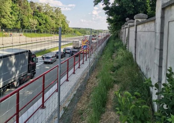 PILNE! Karambol na S7. Pod Grójcem zderzyło się aż 6 samochodów