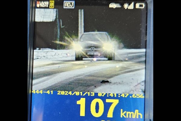 Policjanci zatrzymali prawa jazdy amatorom szybkiej jazdy