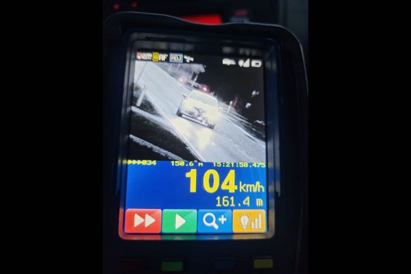 Jechał z prędkością 104 km/h w miejscu, w którym jest ograniczenie do 50 km/h
