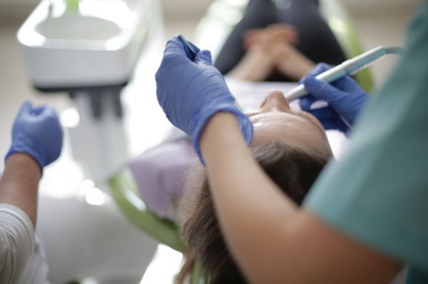 Dobry dentysta i dobry pacjent - zgrana para w walce o piękny uśmiech