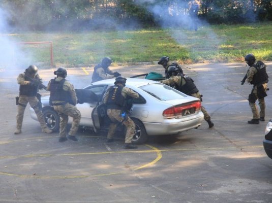 Atak terrorystów na liceum