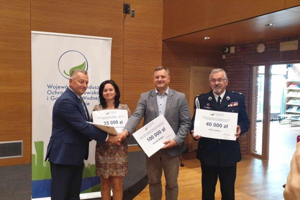 Podpisano umowę na dofinansowanie samochodu dla OSP Grójec