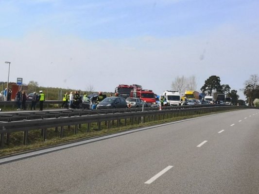 Wypadek na S7: skończyła mu się benzyna i nie zdążył wystawić trójkąta