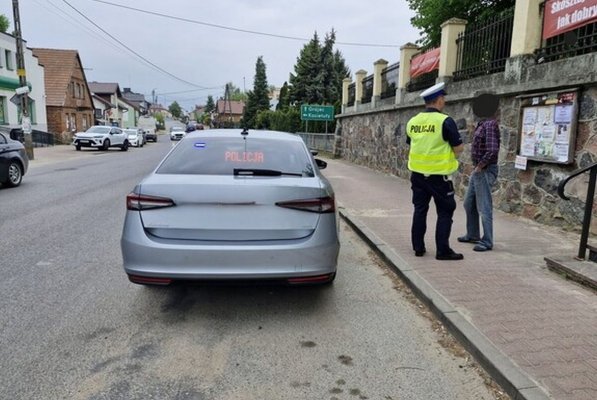 Akcja drogówki z Grójca. Mandatami ukarano 14 pieszych