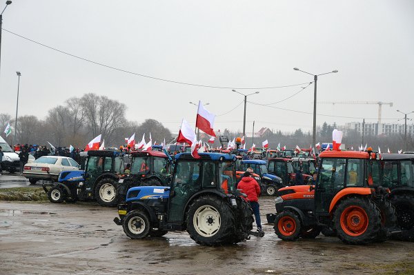 Wielki protest rolników w Grójcu! Oberwało się policji [FOTO i VIDEO]