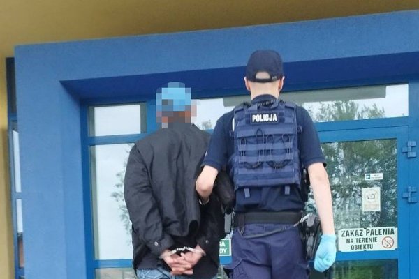 Kierował mimo czterech dożywotnich zakazów, był pijany i miał przy sobie narkotyki