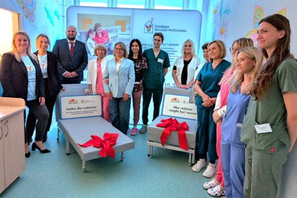 Powiatowe Centrum Medyczne w Grójcu z nowymi łóżkami dla rodziców leczonych dzieci
