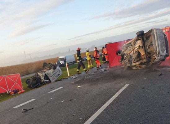 Czołowe zderzenie na DK50. Nie żyją trzy osoby