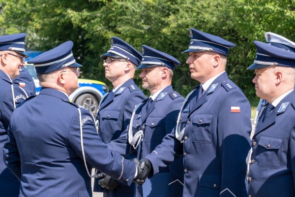 Powiatowe obchody Święta Policji w Grójcu. Awanse, podziękowania i wyróżnienia dla policjantów