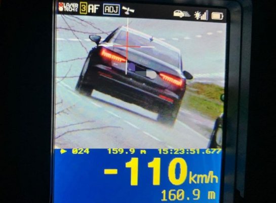 1500 zł mandatu i zabrane prawo jazdy. Pędził 110 km/h w terenie zabudowanym