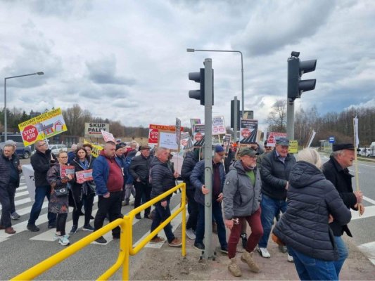 PILNE! Rozpoczął się protest na DK7 w Rembertowie