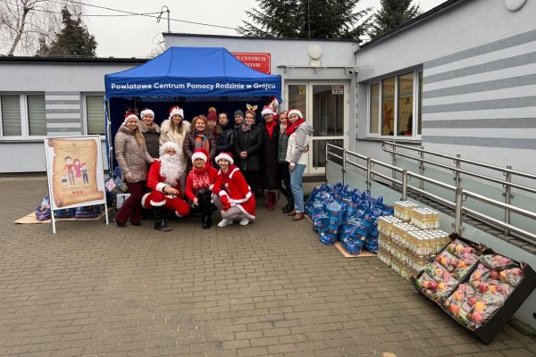 Świąteczna paczka dla dzieci z rodzin zastępczych i rodzinnych domów dziecka