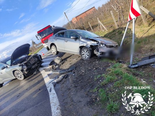 Groźny wypadek w gminie Błędów. Dwie osoby ranne