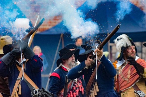 W weekend widowiskowy piknik historyczny Szwedzi na zamku w Czersku